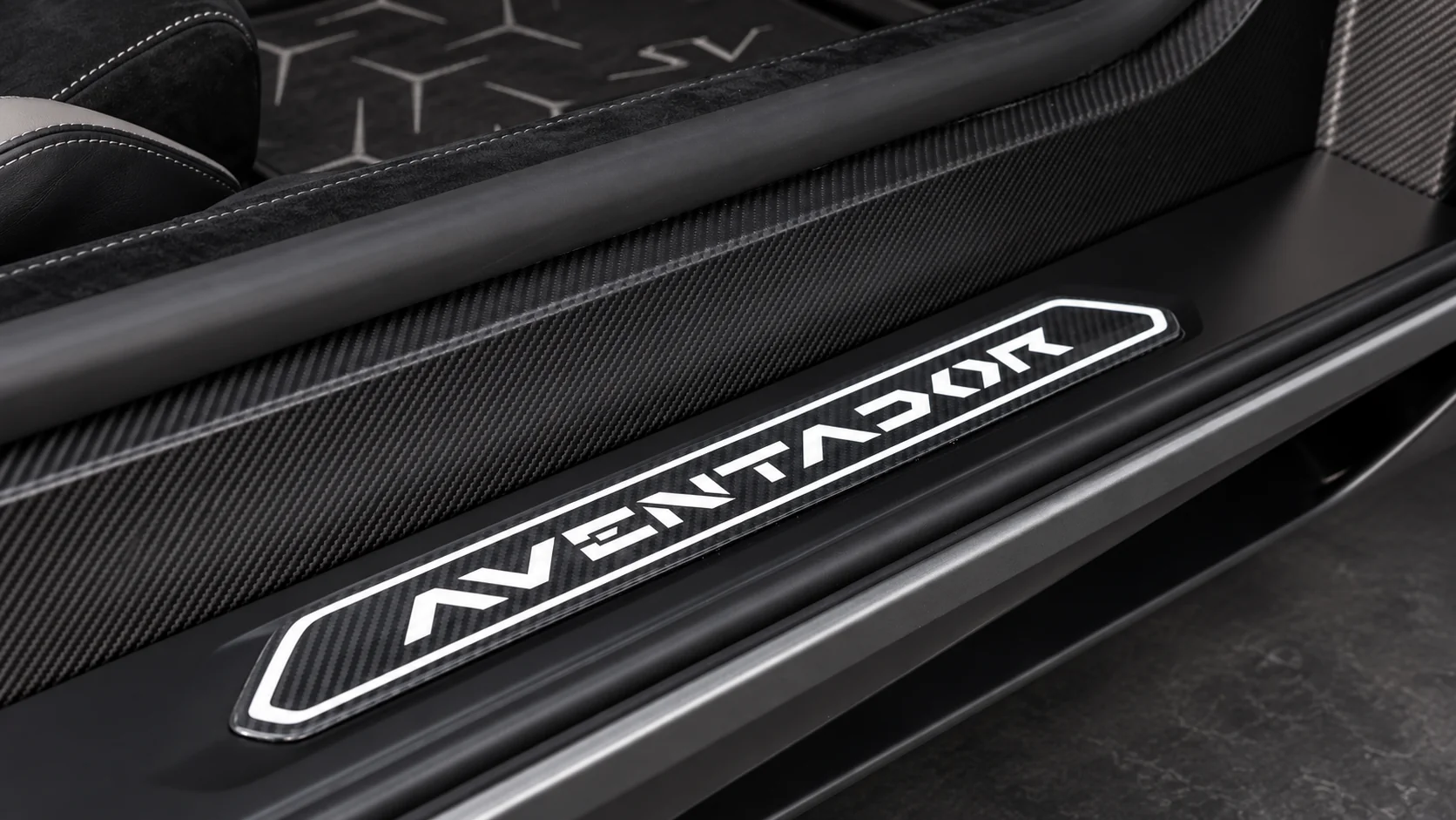 Lamborghini Aventador SV Roadster, gallery photo 33 of 65